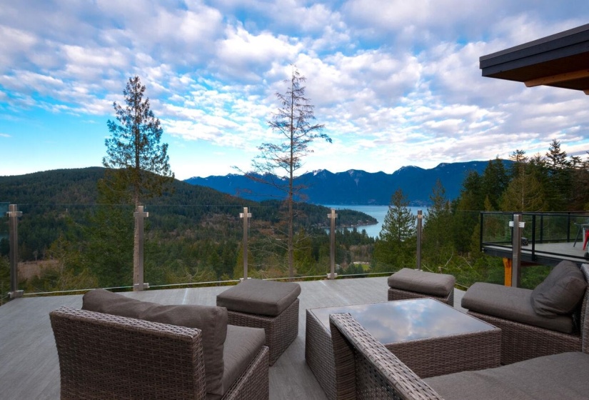877 RIVENDELL DRIVE, Bowen Island, British Columbia, 4 Bedrooms Bedrooms, ,5 BathroomsBathrooms,Residential Detached,For Sale,RIVENDELL,3,R2853451